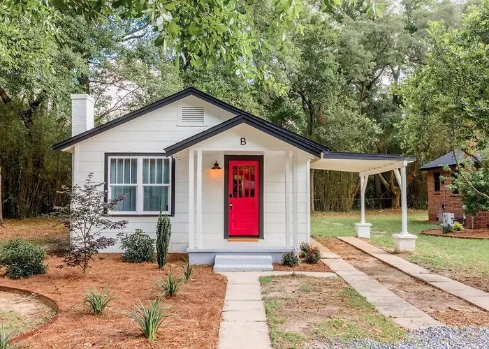 The Swan - Vibrant East Hill Getaway Pensacola